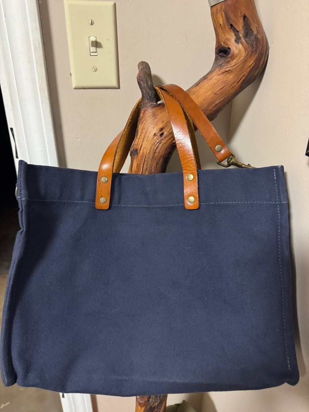 READ—-Parker Thatch Bag - Picture 8 of 12